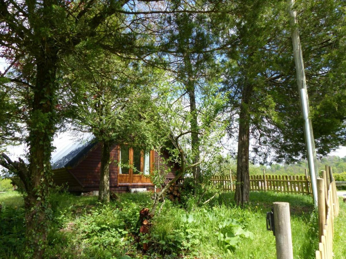 Chalet Familial Pres De Vichy, Terrasse, Animaux Acceptes - Fr-1-489-274 Le Vernet  Exterior foto